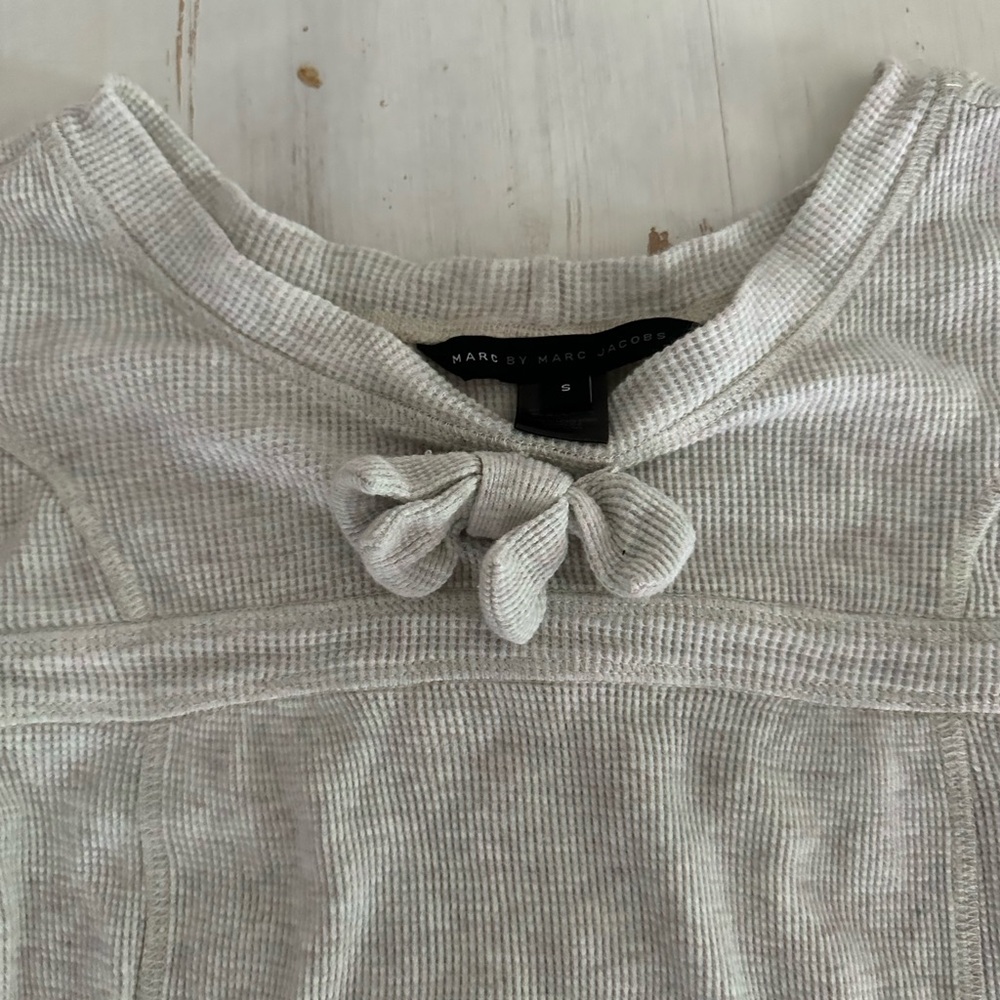 Gray women’s grey shirt Bow Marc Jacob’s size small s waffle super soft vintage - Picture 9 of 9